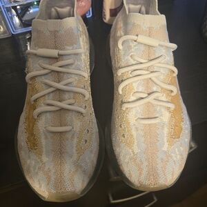 adidas Yeezy Boost 380
Pepper